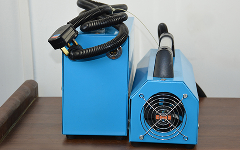 藍(lán)色手提式UV固化機(jī).jpg 藍(lán)色手提式UV固化機(jī).jpg